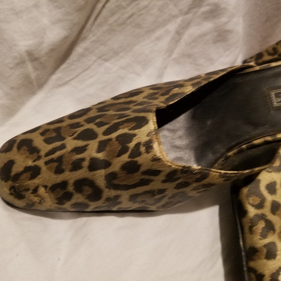 Jennifer Moore leopard Mule - Picture 2 of 3